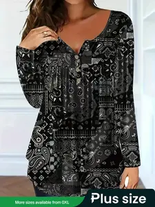 Elegant Loose Fit V Neck Button Front Plus Size Women's Top, Paisley Pattern Ladies Fashion Tee Shirt for Casual Wear