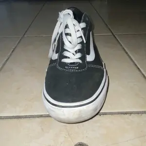 Product Review of SneakERASERS️ Instant Shoe Cleaner: 10 Pack from K**