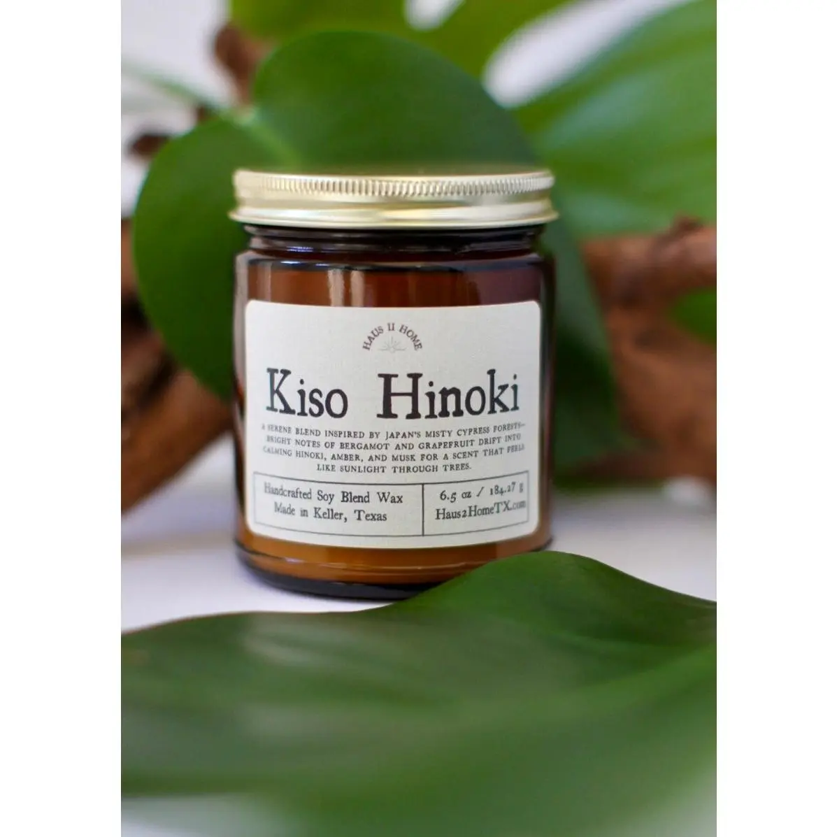 Kiso Hinoki Hand-Poured Candle - Minimalist Home Decor Accent, Woody Nature Eucalyptus Scent, Cotton Wick, Aromatherapy for Cozy Spaces & Relaxation Rituals, Wood & Citrus