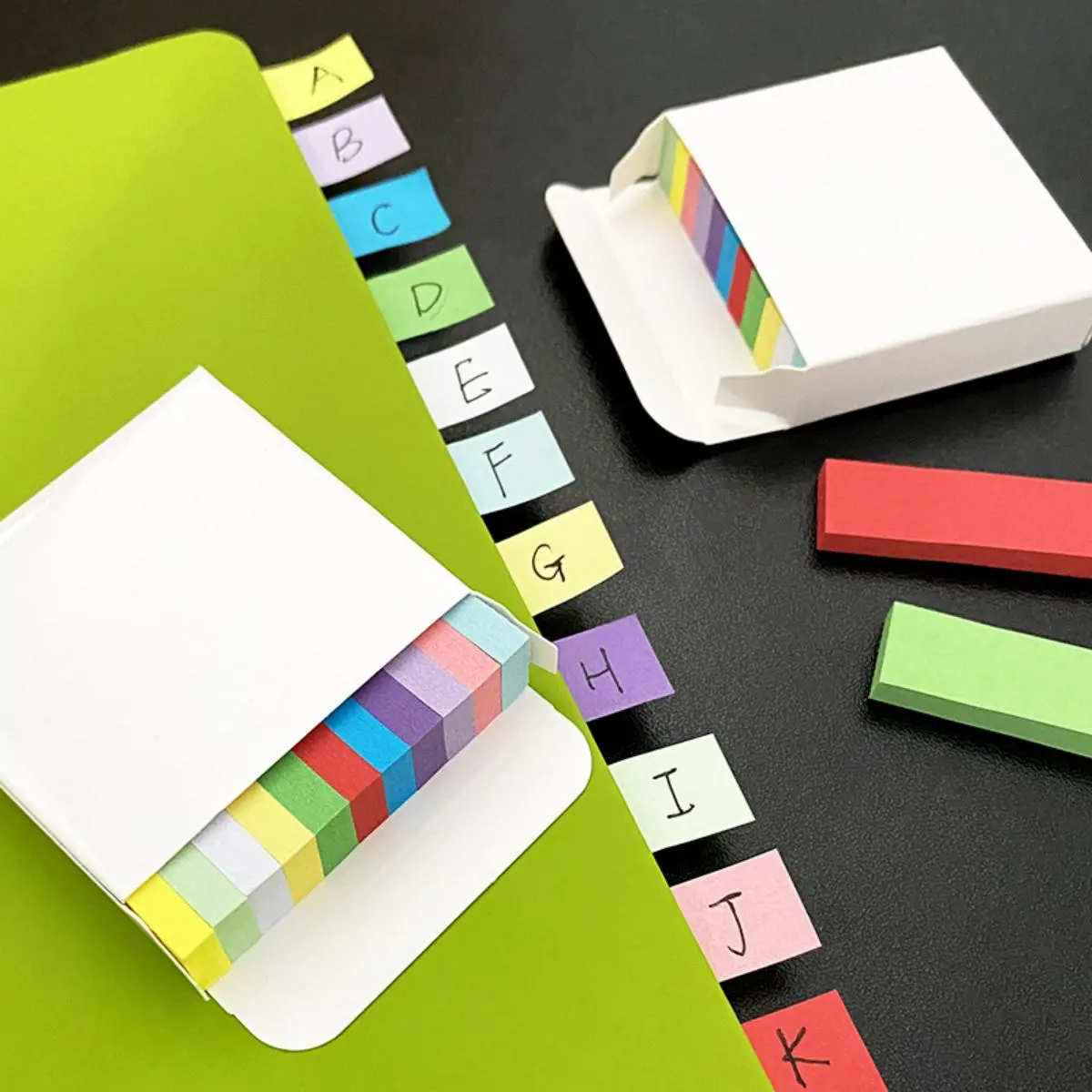 Mini Colorful Sticky Note Set, 550pcs/box Portable Self Adhesive Index Sticky Note, Sticky Memo Pad for Students Office Home, Office Supplies, Removable Dividers Tabs
