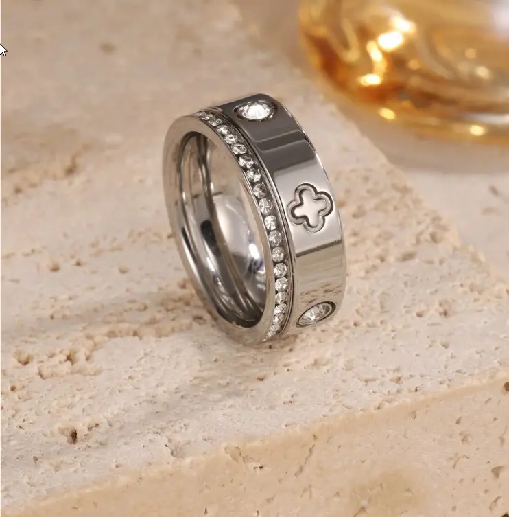 Elegant 2pcs Silver Four-Leaf Clover 18K Gold Plated Stainless Steel Rings for Women Daily Wear & Gift Jewelry