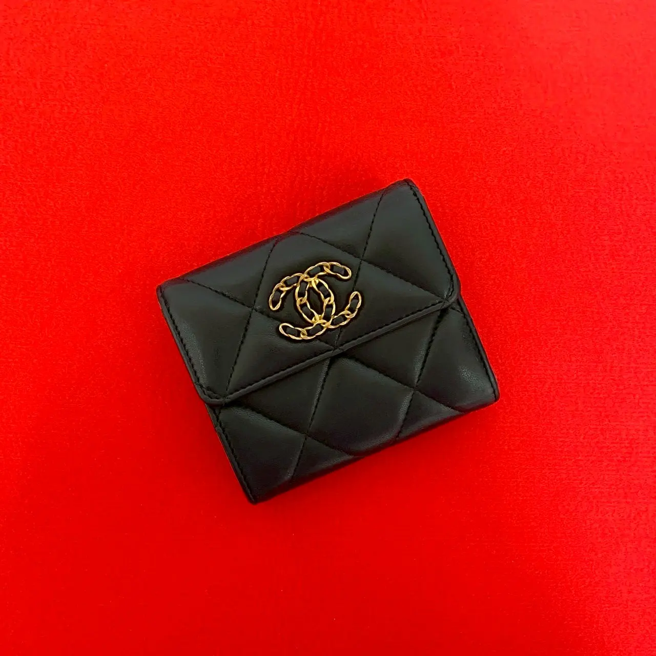 Pre-owned CHANEL Lambskin Small Leather Goods 19 Trifold Wallet