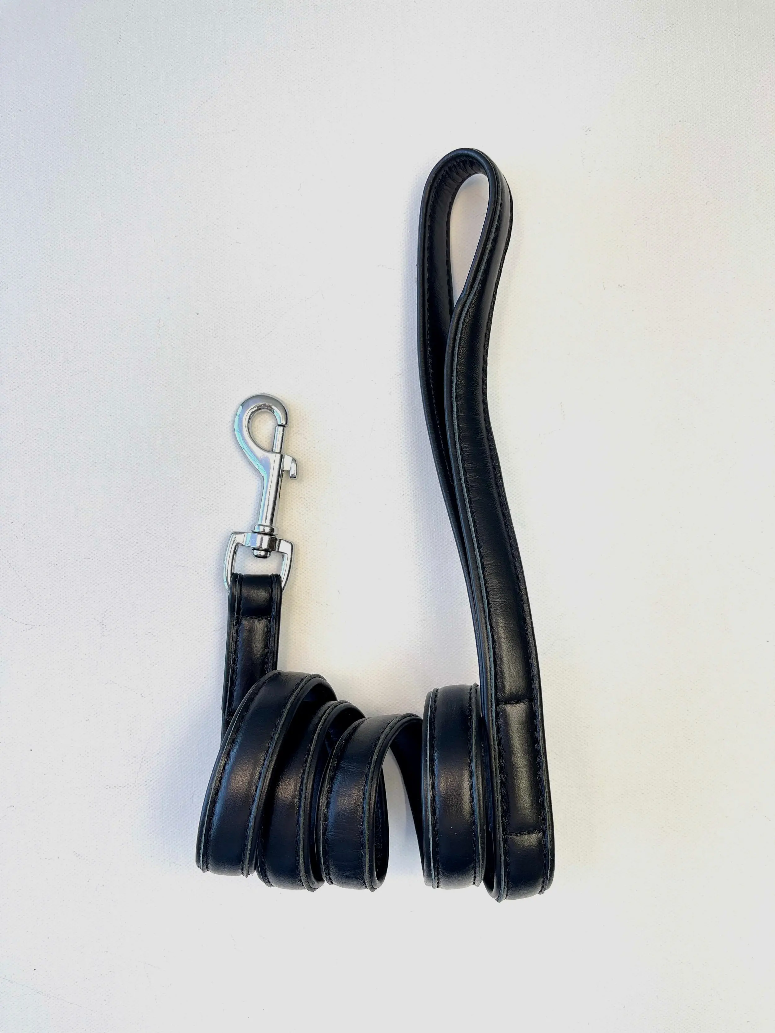 CALIDOG Black Leather Dog Leash - Reliable and Durable with Classic Design