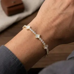 Men’s Gold-Plated Clover Tennis Bracelet, Male Fashionable Bracelet, Jewelry Accessory with Chain & Link Design