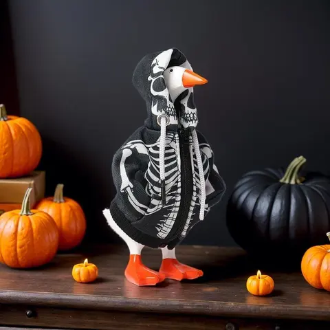 Soft Cloth 7-Inch Skull-Style Desk Goose Outfit, 6.69*5.51in/17*14cm Easy-to-Wear Halloween Mini Hoodie Accessory, Room Decorations, Desk Decor, Creative Enthusiasts Gift (1pc, No Goose Included)