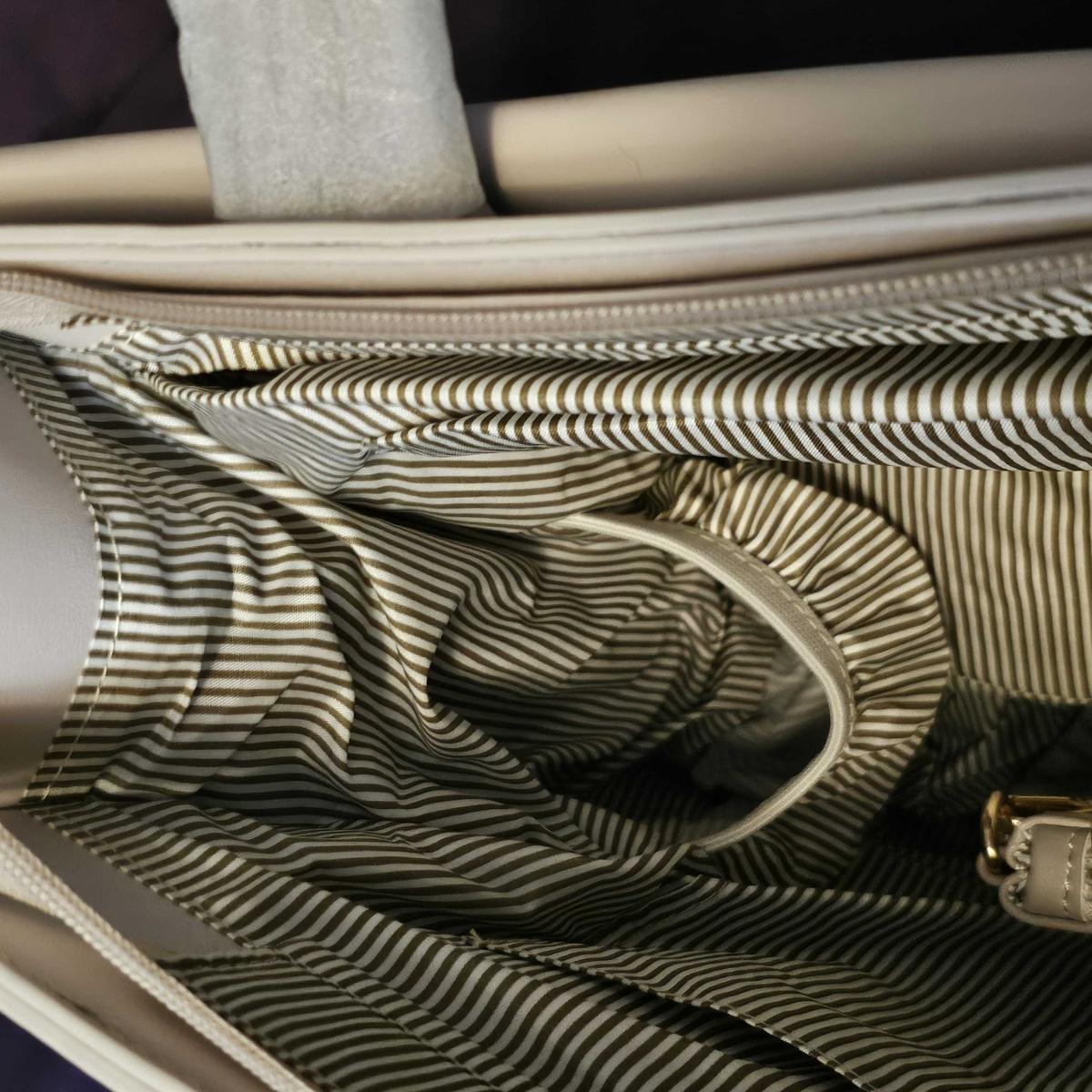 Item: Seashell-grey-coffee, 15.6''