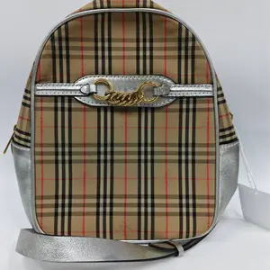Pre-owned france Crossbody Bags Burberry Classic Quilted White Leather Mini Backpack（SZ 63606 ）