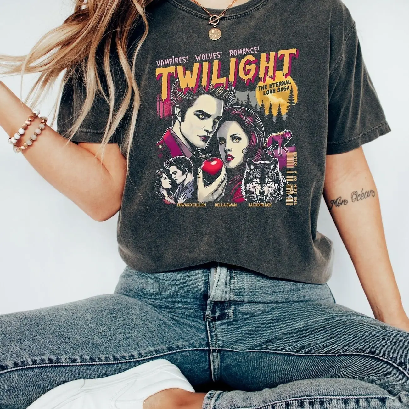Retro Vintage Twilight Shirt, Twilight Fans Homage T-shirt, Gift For Book Lover Twilight Saga Comic Retro, Vampires Wolves Romance shirt GPH