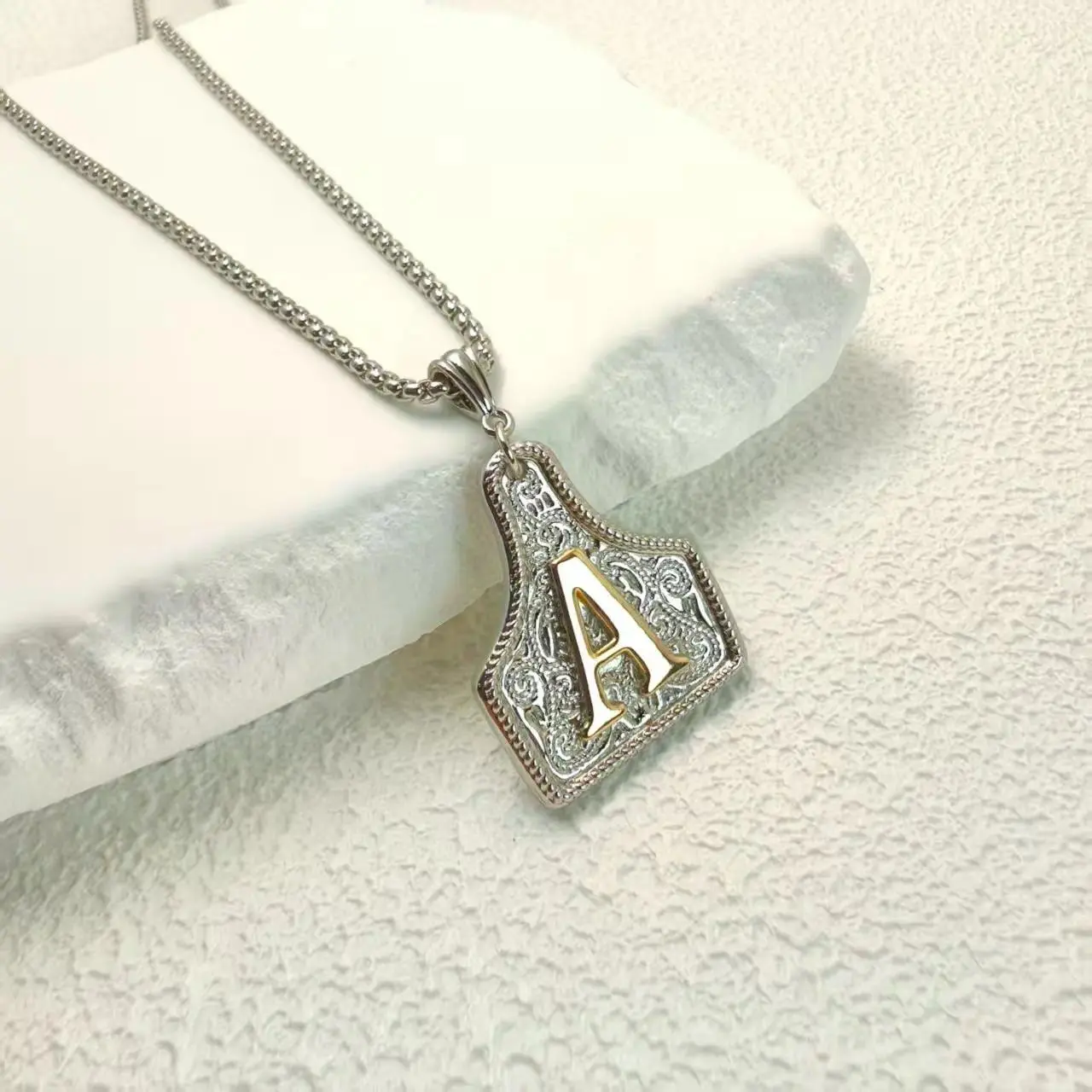 Silver style single necklace