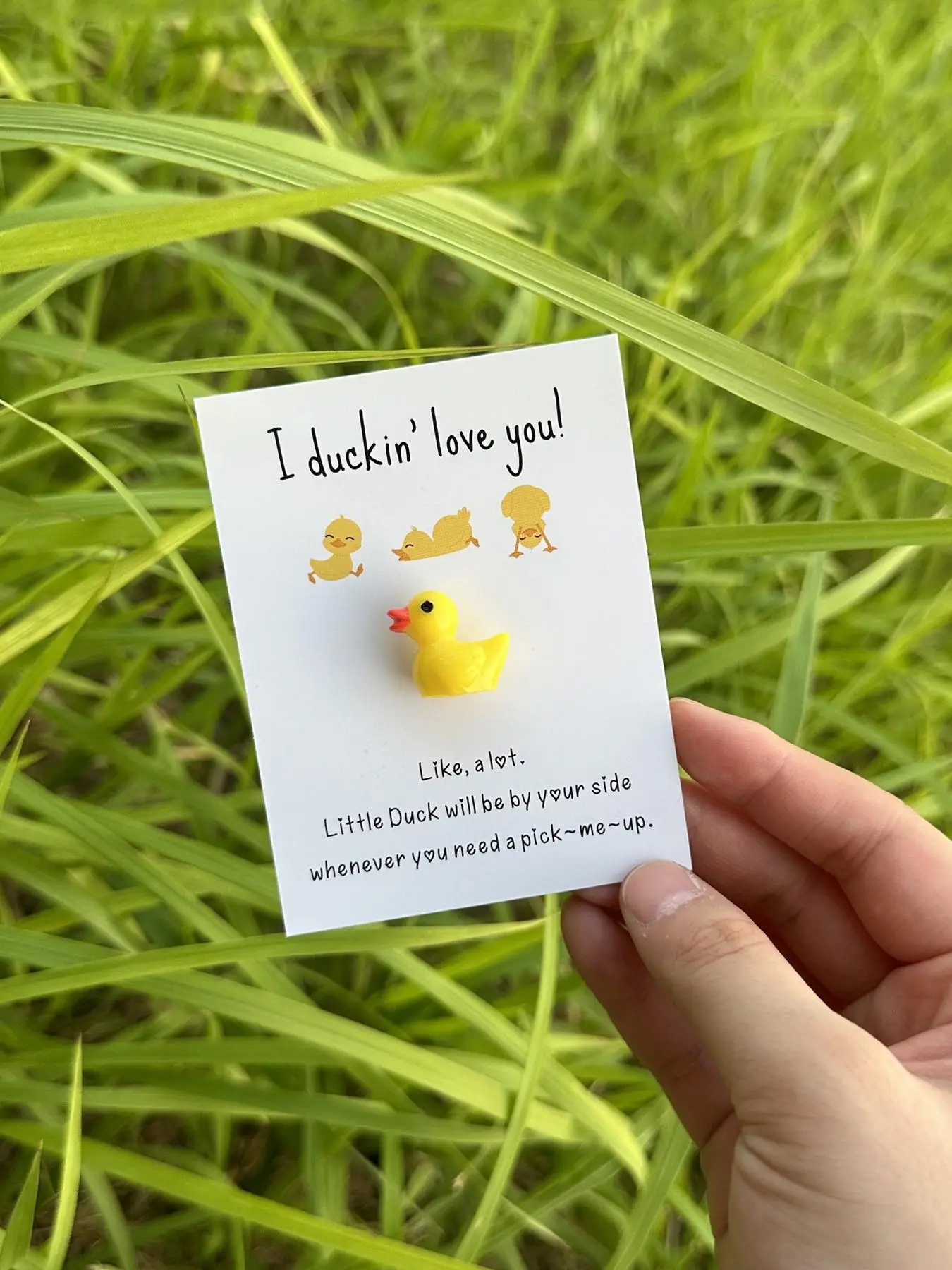 Cute Cartoon Duck Hugging Design Resin Greeting Card, Miniature Christmas Decoration, Inspirational Gift for Family Friends Co-Workers