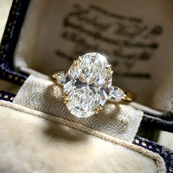Pigeon Egg Elliptical Zircon Engagement Ring - Fashionable Costume Jewelry Ring for Daily Wear, Parties