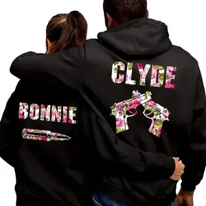🗡️[Graphic Hoodie]Matching Bonnie & Clyde Hoodies for Couples Soft Fleece Fabric Pullover Unisex Casual Sweatshirts Perfect Valentine’s Anniversary Gift Man Menswear Oversized Pullover Cozy Streetwear Trendy Couple Outfit TikTok Viral Hoodie