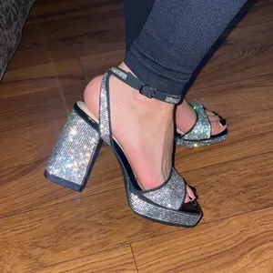 Esmeralda Dark Comfort Heel Wide Feet Fashion