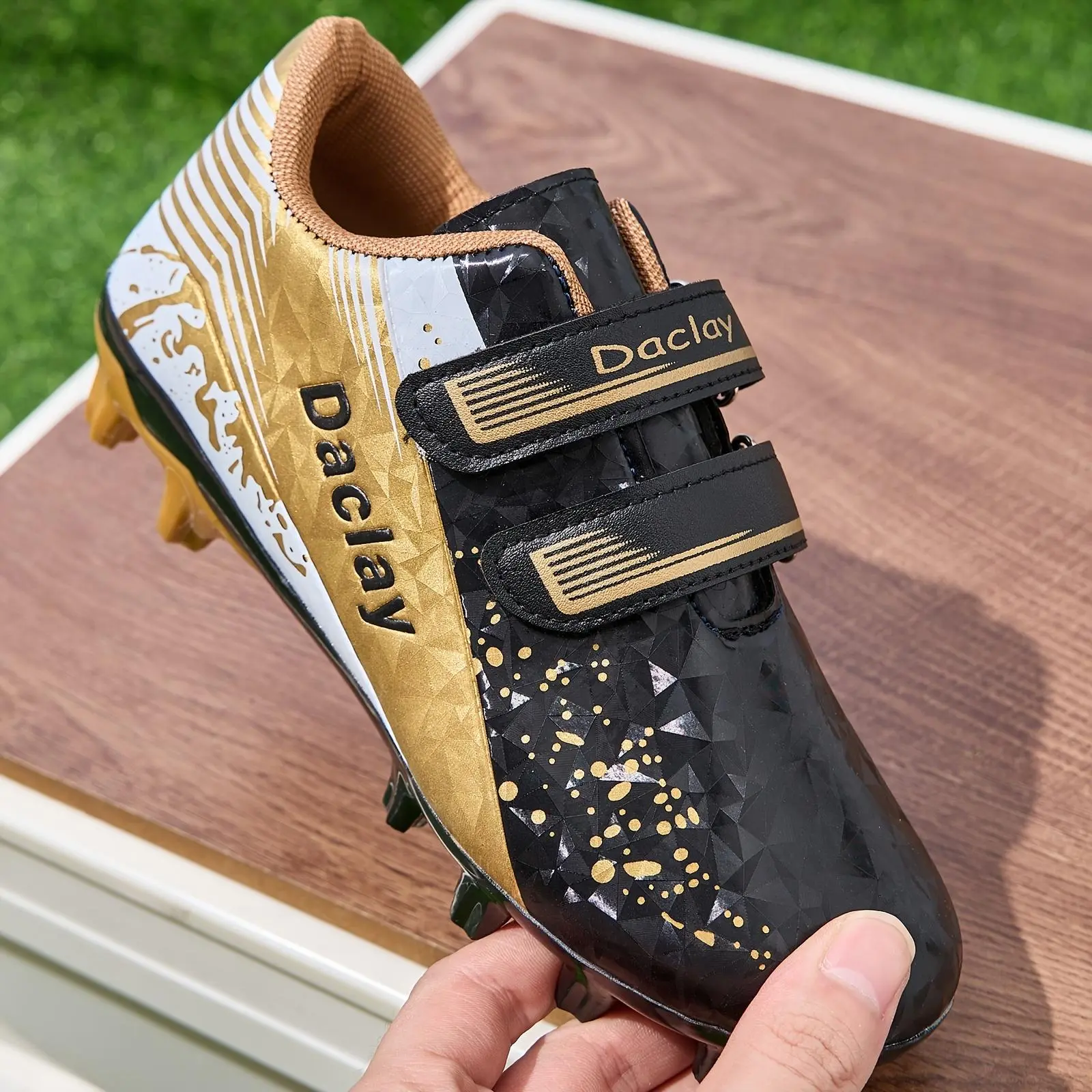 Boys’ soccer cleats, boys’ shoes, children’s casual athletic shoes, outdoor hiking shoes, girls’ basketball shoes