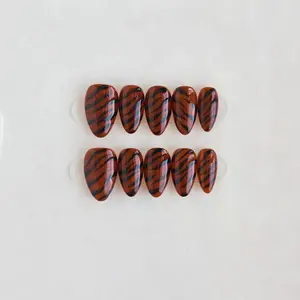 Desert Shadow|10 PCS Short Almond Pure Handmade Press On Nails, Brown and Black Tiger Pattern Personalized Press On Nails, Translucent Glossy Base, Black Tiger Pattern Decoration, Wild Trendy Style, Street Style Nail Set, Stick On Nails