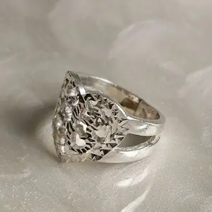 950 Silver Heart-Shaped Ring Size 6.5 Elegant Filigree Design for Women