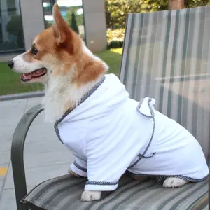 Dog bathrobes, pajamas for kittens, puppies, and adult dogs, absorbent pet towels, pet hotel bath towels