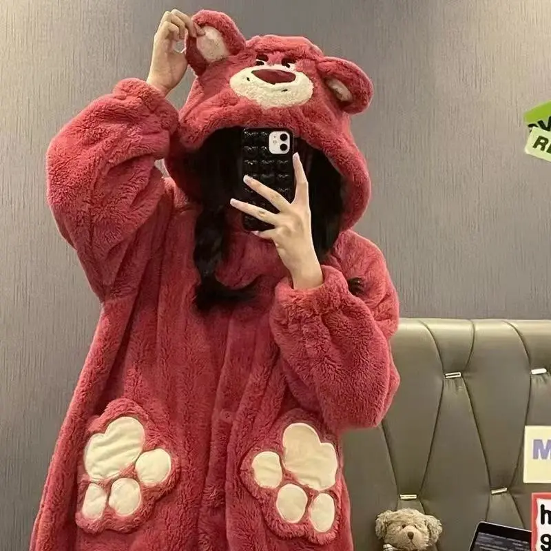 Strawberry Bear's Sleeping Robe