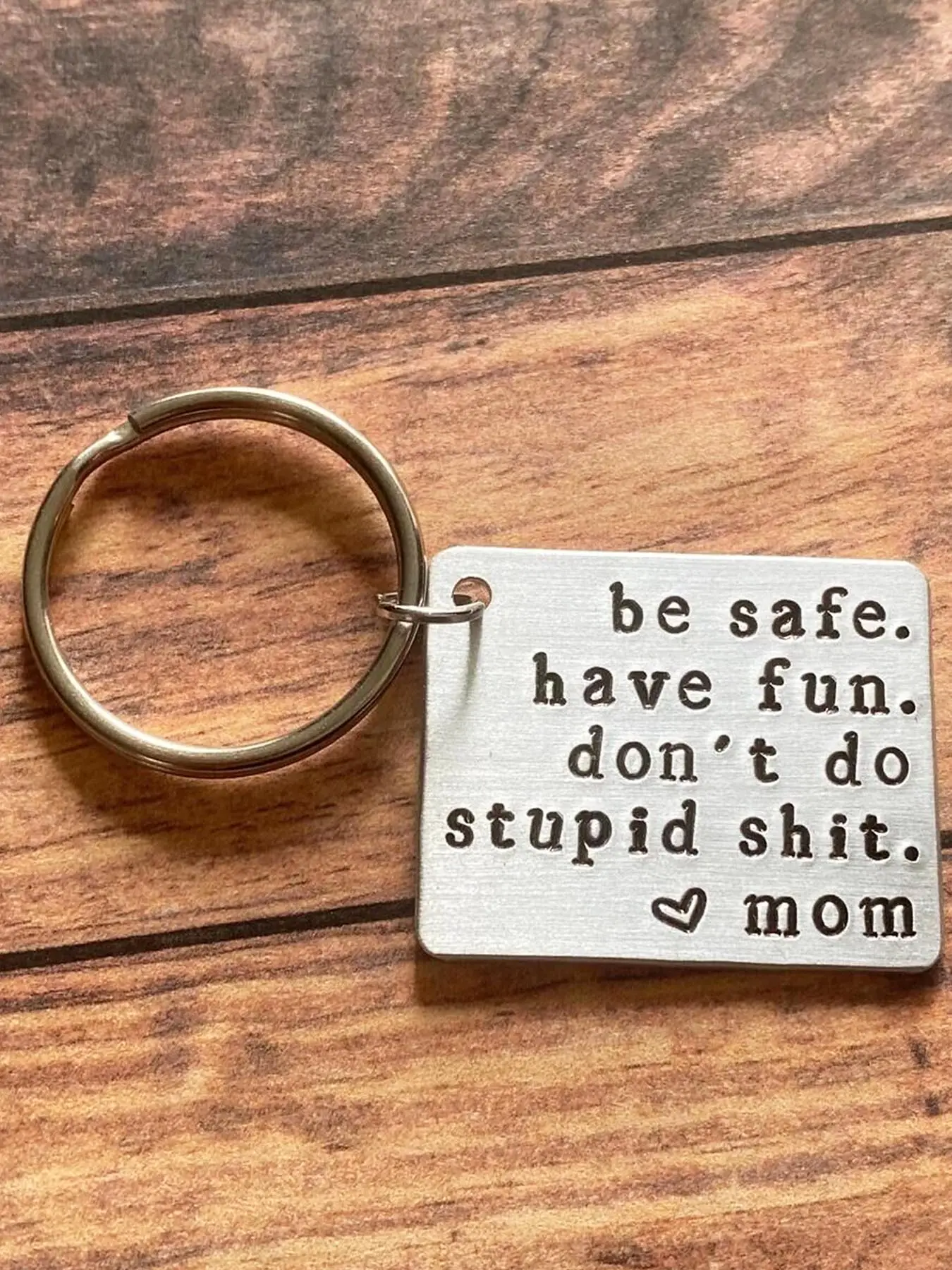 Unisex Cute Letters Design Keychains for Men, Perfect Gift To Kids From Mom, Novelty Keychain for Car Keys for New Driver Gift, Trendy Accessories for