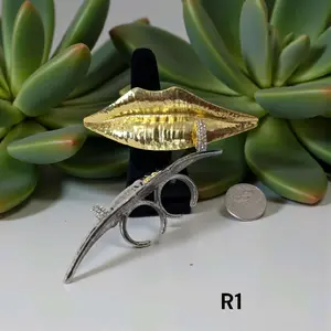 Lip 2 Finger Adjustable Ring R1 Gold Plated Lip Shape with Silver Wave Design for Stylish Wear