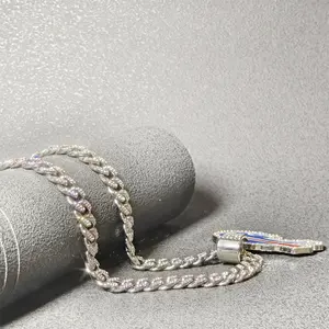 (Buffalo) Sparkling Rhinestones Cuban Necklace [B.B.] _buffalo Graphic Pendant, Men's Hip-Hop Style Chain for Woman, 3pcs set Fashion Gift, Gold & Silver, A necklace that does not fade easily and is of high quality