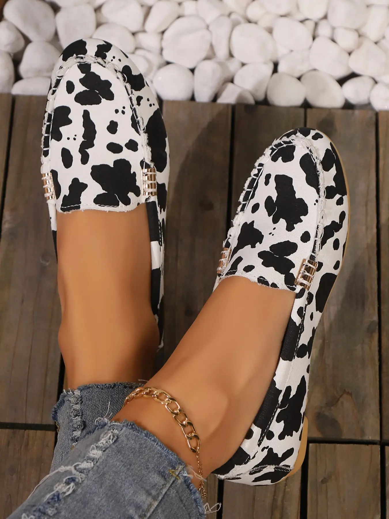New Cow Print Slip-On Loafer Flats, Casual Cartoon Pattern Shoes, Comfortable Rubber Sole, All-Season Women's Fashion Footwear, Black And White, Slip On Loafers