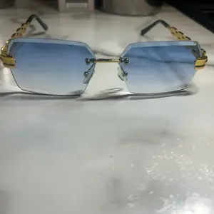 Luxury Rimless Blue Tint Sunglasses – Gold Chain Temple Frames Retro Y2K Shades