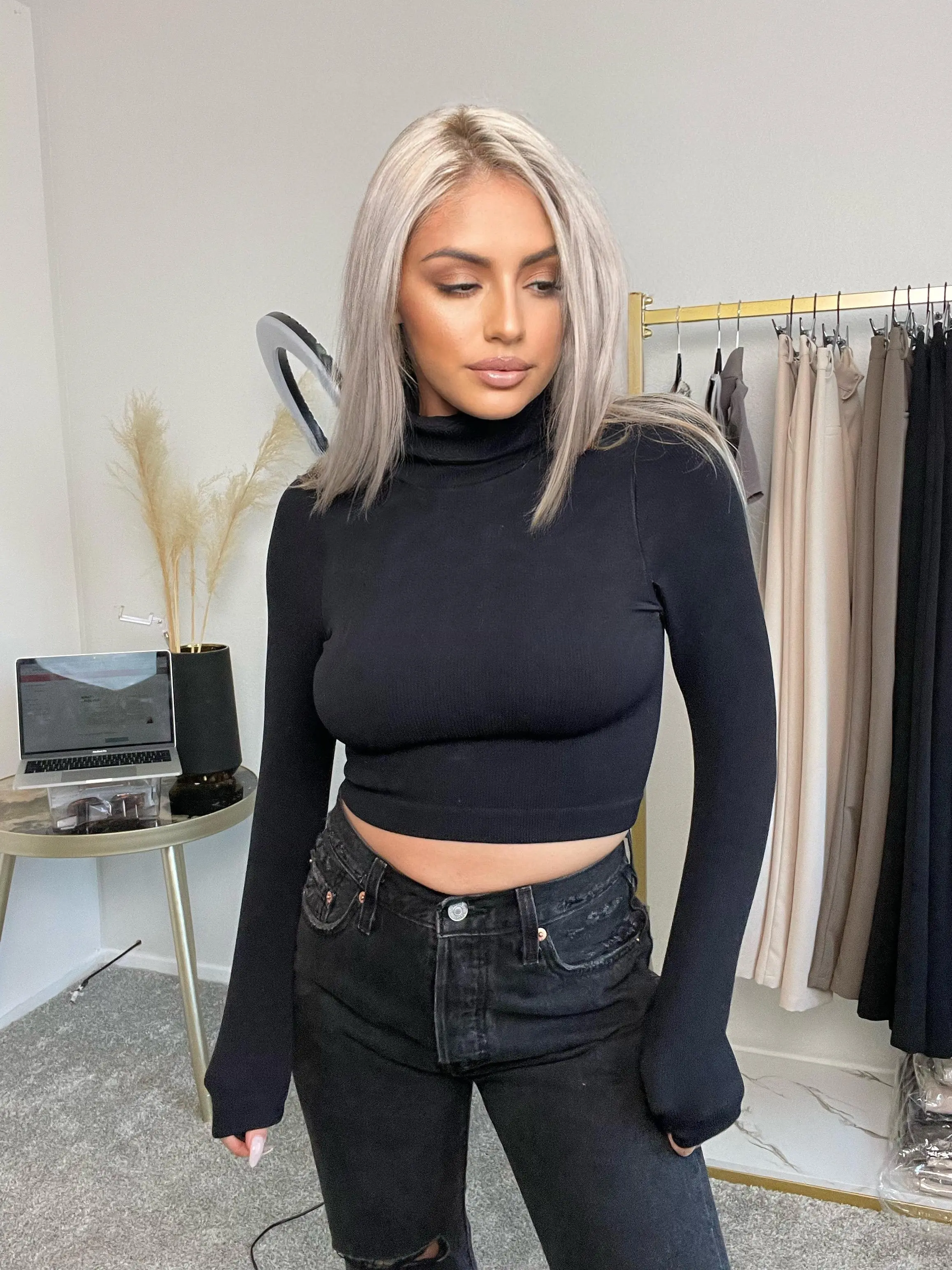 Cropped Long Sleeve Turtleneck Black & Nude