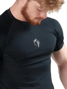 Evo Men's Seamless Compression Shirt, Breathable Stretch Fabric, Excellent Comfort, Ideal for Sports and Fitness Lovers