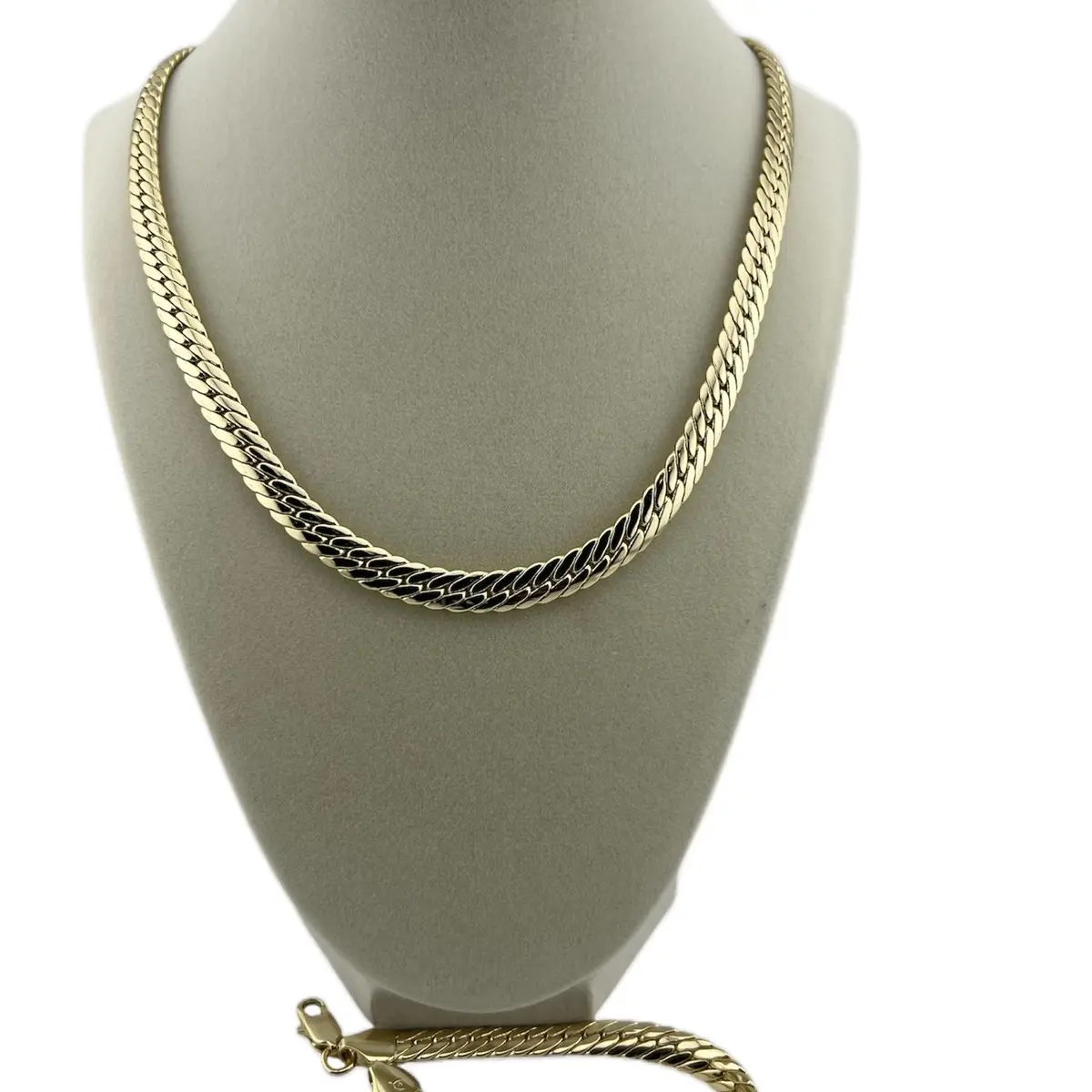 Women's Gold Plated Necklace 20''and Bracelet 8''Set - Fashion Accessory Snake Chian. CODE: SET-1891 Women's Gold Plated Necklace 20''and Bracelet 8''Set - Fashion Accessory Snake Chian. CODE: SET-1891