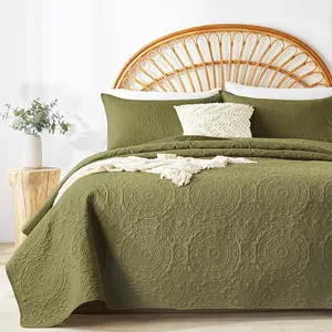 Olive Green Set Queen Size, Embossing Microfiber Full Bedspreads with Pillow Sham, Ligthweight Breathable Thin Coverlet, Reversible Bedding Set for All Season (1, 2 Pillow Shams)