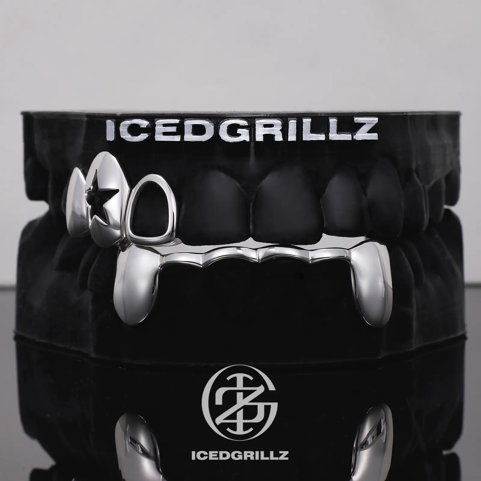 Metallic Lightweight Multi-Piece Oral Dental Open Face Star & Fangs Bridge Grillz Set, Custom-Fit Artificial Gemstone Jewelry Accessory