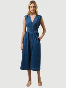 Chic Chambray Midi Dress - Versatile Design with Wide Front and Back, Casual Style, Perfect for Any Occasion
