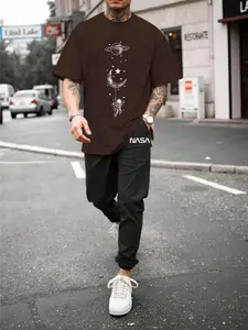 Two-Piece Set Men's Cartoon Astronaut Print Tee & Pants, Regular Fit Casual Round Neck Short Sleeve T-shirt & Trousers, Men's for Spring & Fall, Clothes