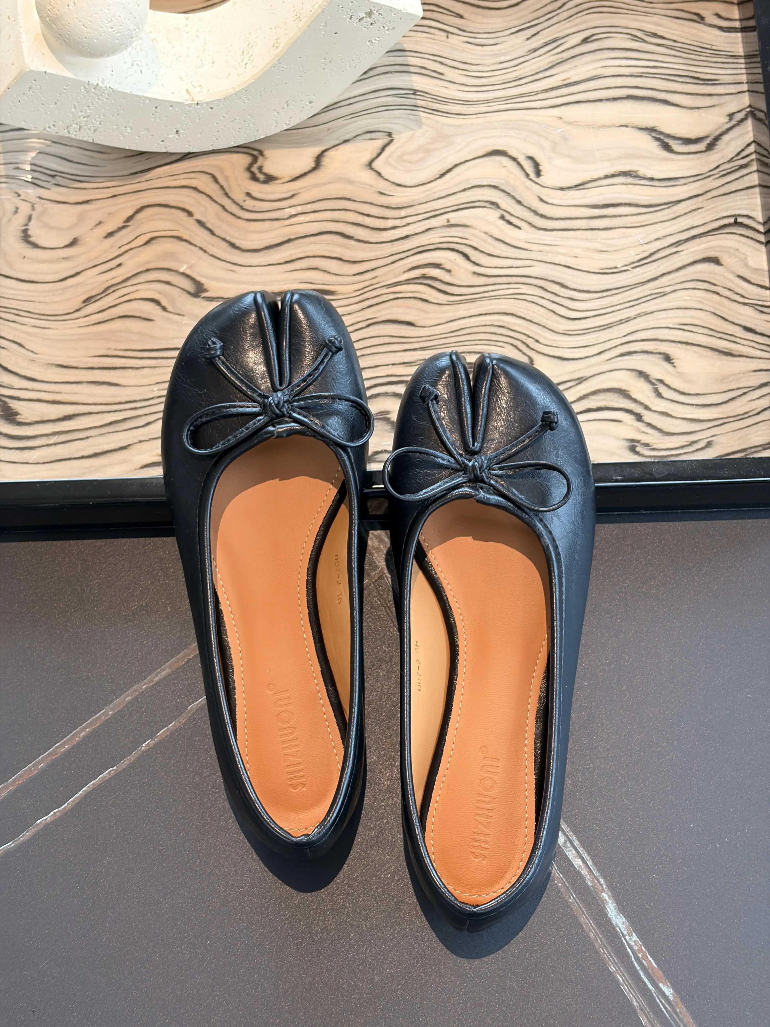 Women's Slip On Loafer Shoe, Plain Buckleless Design in Soft Synthetic PU Leather, Comfortable Casual Flats for Everyday Wear, Walking Shoes