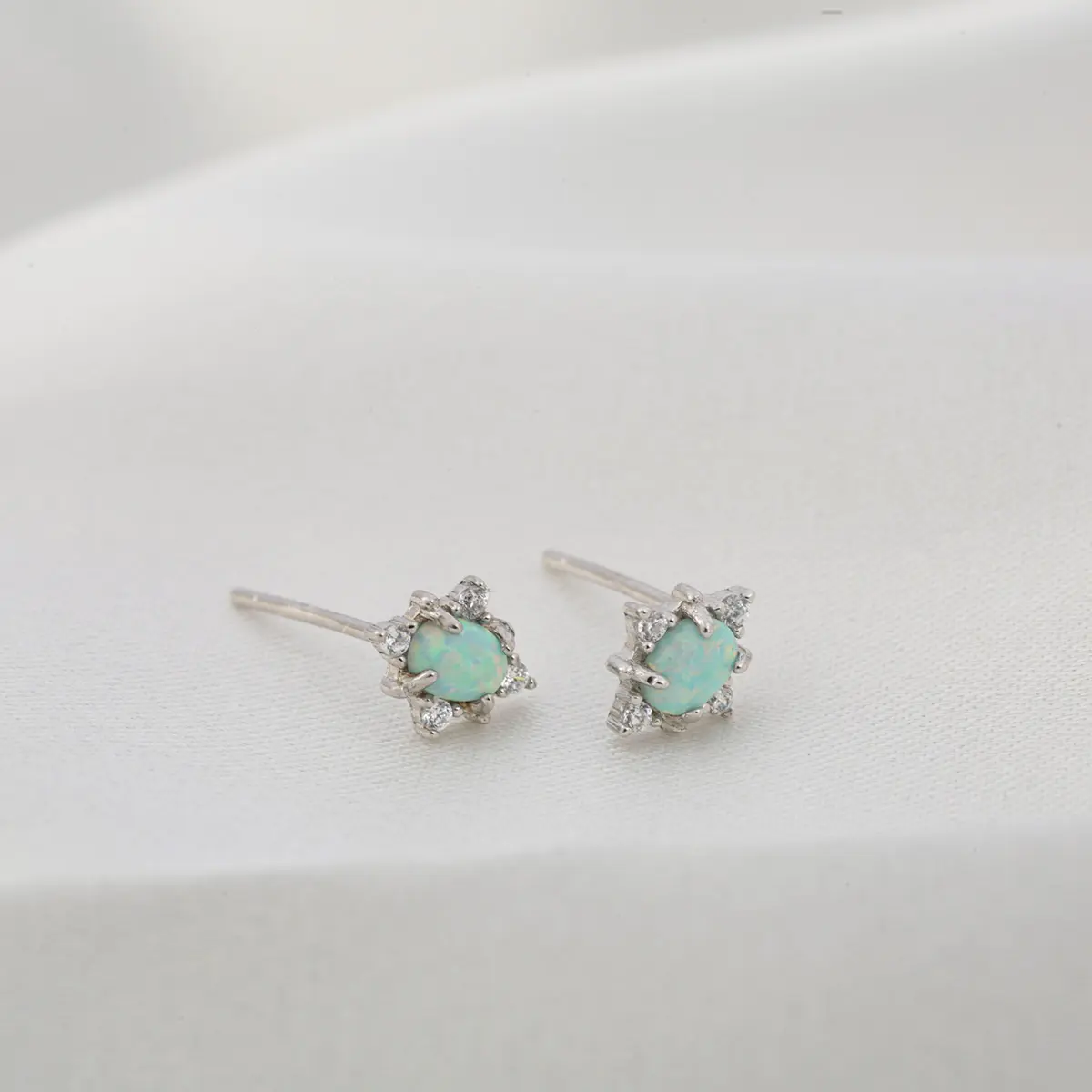 925 Sterling Silver Vintage Oval Opal Stud Earrings (1 Pair)