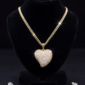 Beautiful Heart-Shaped Necklace 18" for Daiky Use - Elegant Jewelry Piece