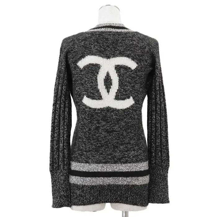 Pre-owned CHANEL Cashmere Small Leather Goods COCO Mark Sweater