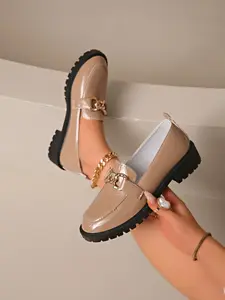 Women's Multifunctional Round Toe Casual Gold Chain Decor Low Heel Slip-On Loafers, Elegant Vintage Design, All Seasons, Foot Support