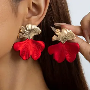 Vintage Yellow Acrylic Ginkgo Leaf Pendant Earrings for Women's Daily Outfits & Parties Ideal Gift for Friends in Autumn Winter