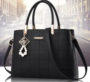 A Charming Women's Handbag, a Versatile Shoulder Bag Suitable for All Seasons, Perfect as a Mother's Gift Or for Everyday Work.