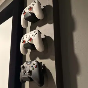 1-Pc Wall Mount Stand for Xbox Controllers Easy to Take and Place Stable Support Ideal for Office & Home Use