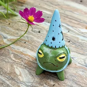 Frog Design Ornament, 2 Counts Cute Frog Statue with Party Hat, Desktop Decoration for Home Office, Gift for Friend & Family, Home Decor Ornaments, Resin Animal Sculptures, Home Decor Accessory, Resin Figurine Statue