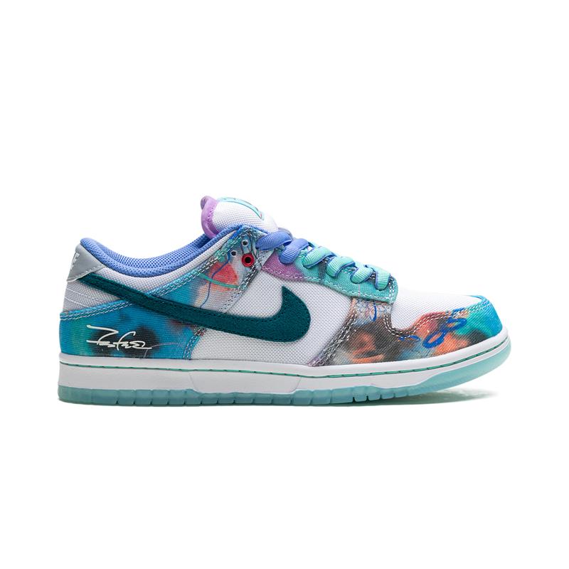 Dunk Low SB "Futura Laboratories - Bleached Aqua" HF6061 400