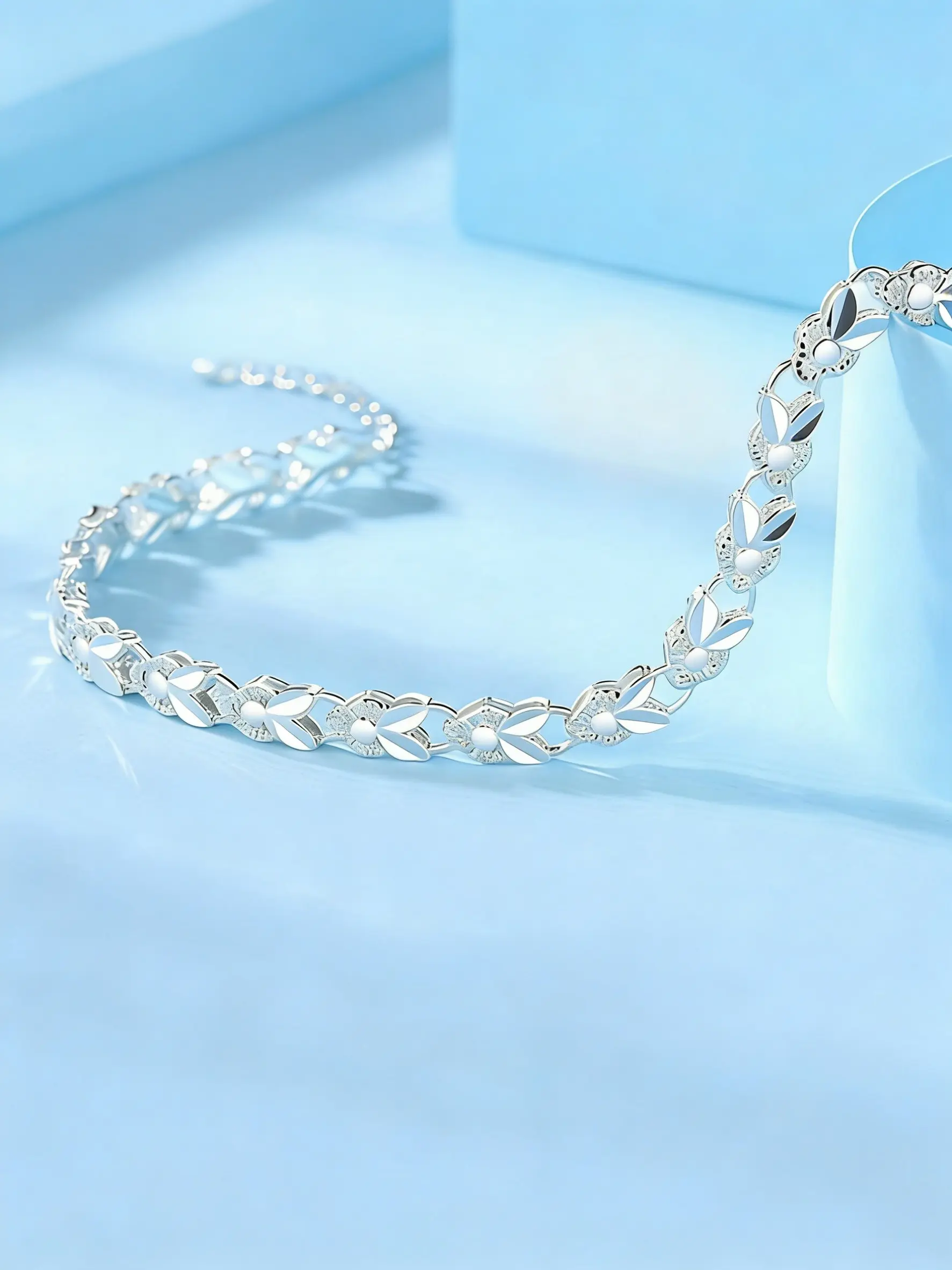 Fashionable Silver Color Lucky Rabbit Pendant Bracelet, Hypoallergenic Material, Nickel-Free, Perfect Gift for Mother's Day, Birthday, Anniversary