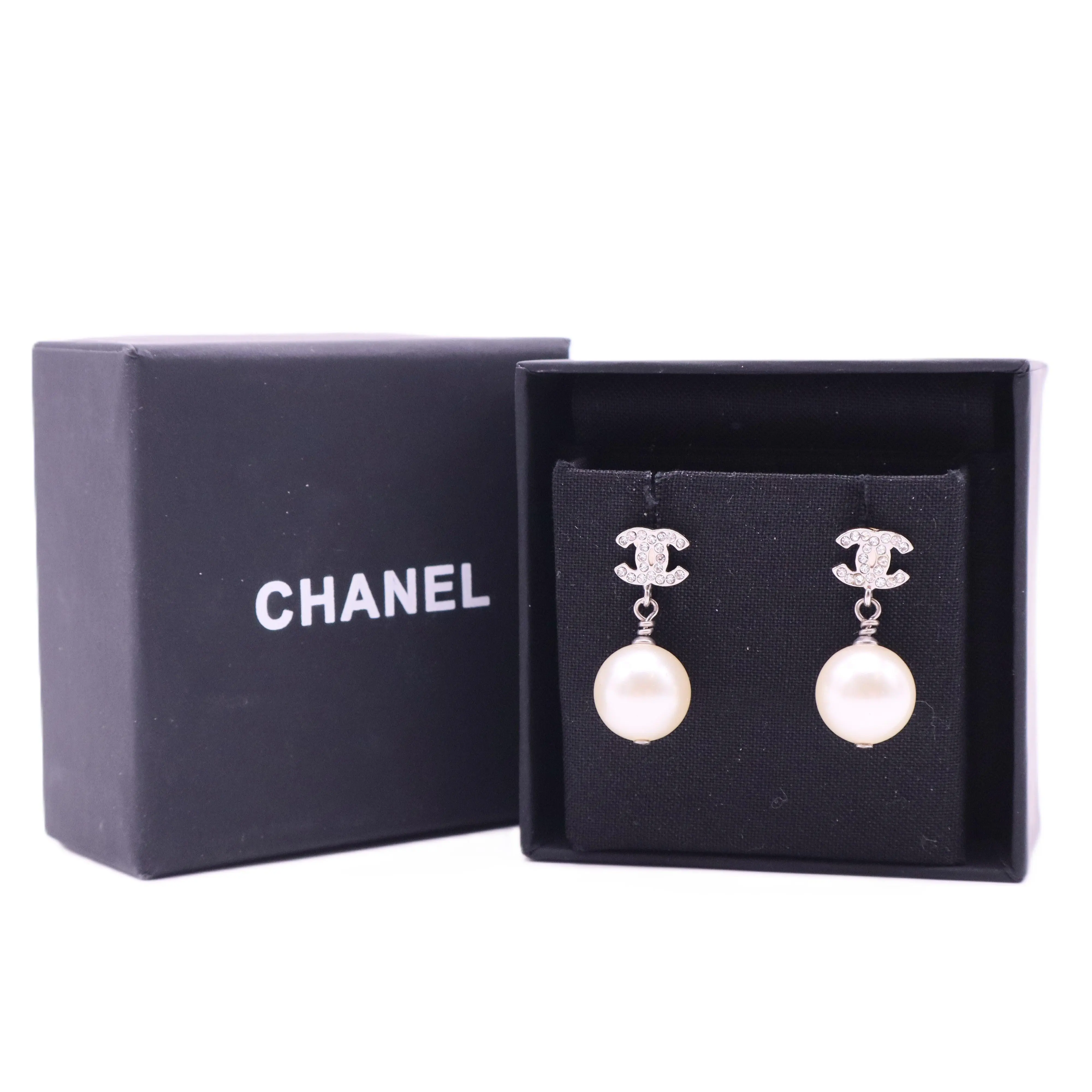 Pre-owned CC Logo Earrings Metal