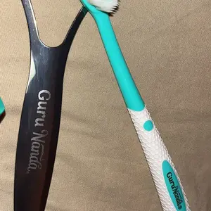 Product Review of GuruNanda Cocomint Pulling Oil with 7 Essential Oils & Vitamins D, E & K2 - 8 oz from M**.