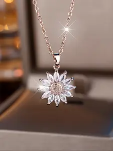 1 Piece Fashionable and Charming White Synthetic Zirconia Sunflower Pendant Ladies Necklace Ladies Delicate Birthday Gift Summer Jewelry, Rhinestone Necklace