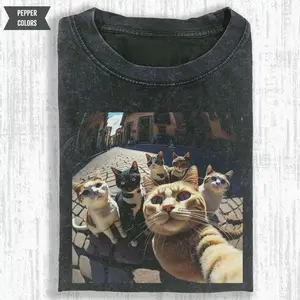 Retro Funny Vintage Tee, Cat Selfie With Friends T-Shirt, Animal Shirt, Funny Graphic Tee, Funny Cat Shirt, Unisex T-Shirt, Unisex Meme Gift For Menswear Womenswear Streetwear