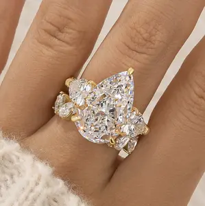 Maxine CZ 8.0ct Pear Cut 2PC Engagement Ring Set,Bridal Ring Set,5A Cubic Zirconia Women's Ring Jewelry,Wedding Ring Set for Daily,Travel,Proposal,Birthday,Anniversary